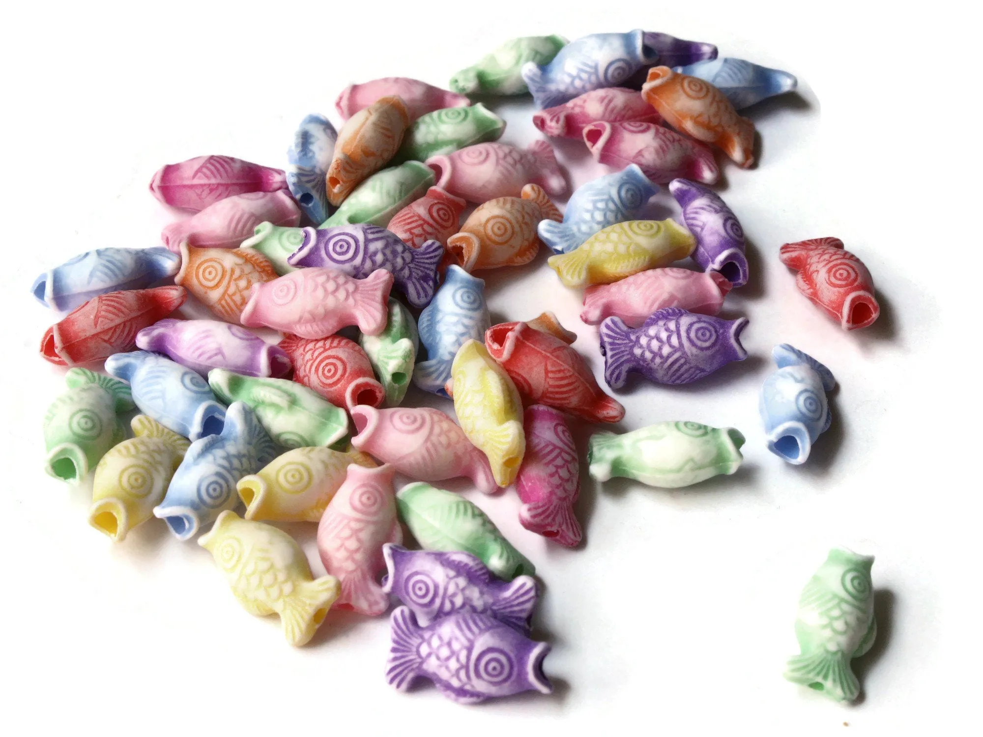 50 17mm Mixed Colors Fish Plastic Beads Loose Miniature Animal Beads