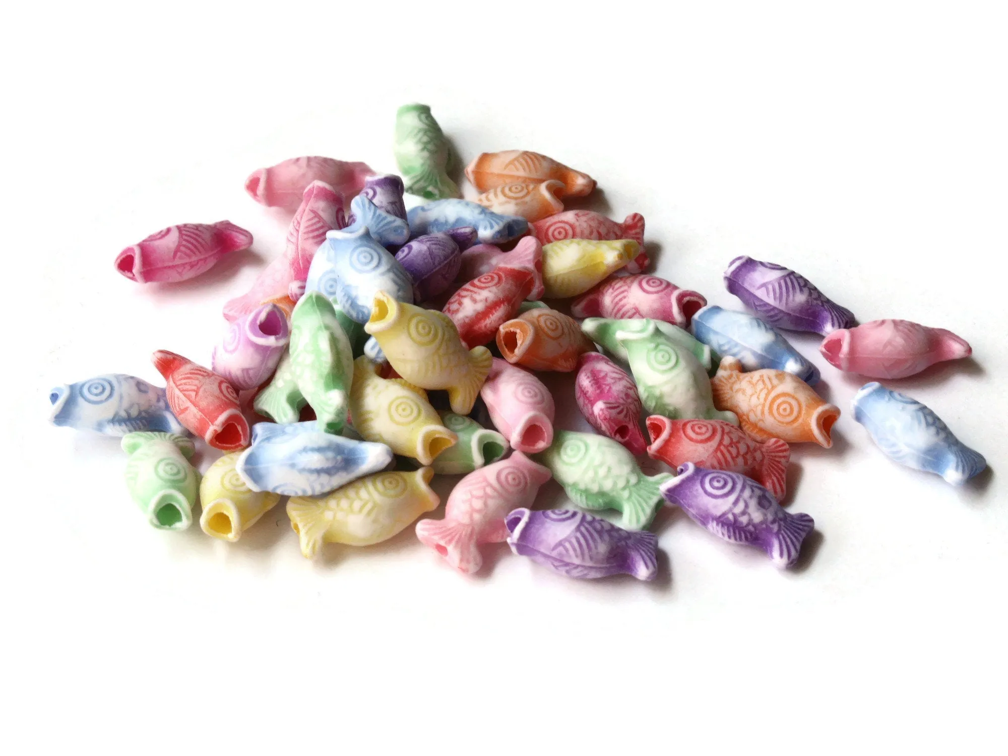 50 17mm Mixed Colors Fish Plastic Beads Loose Miniature Animal Beads