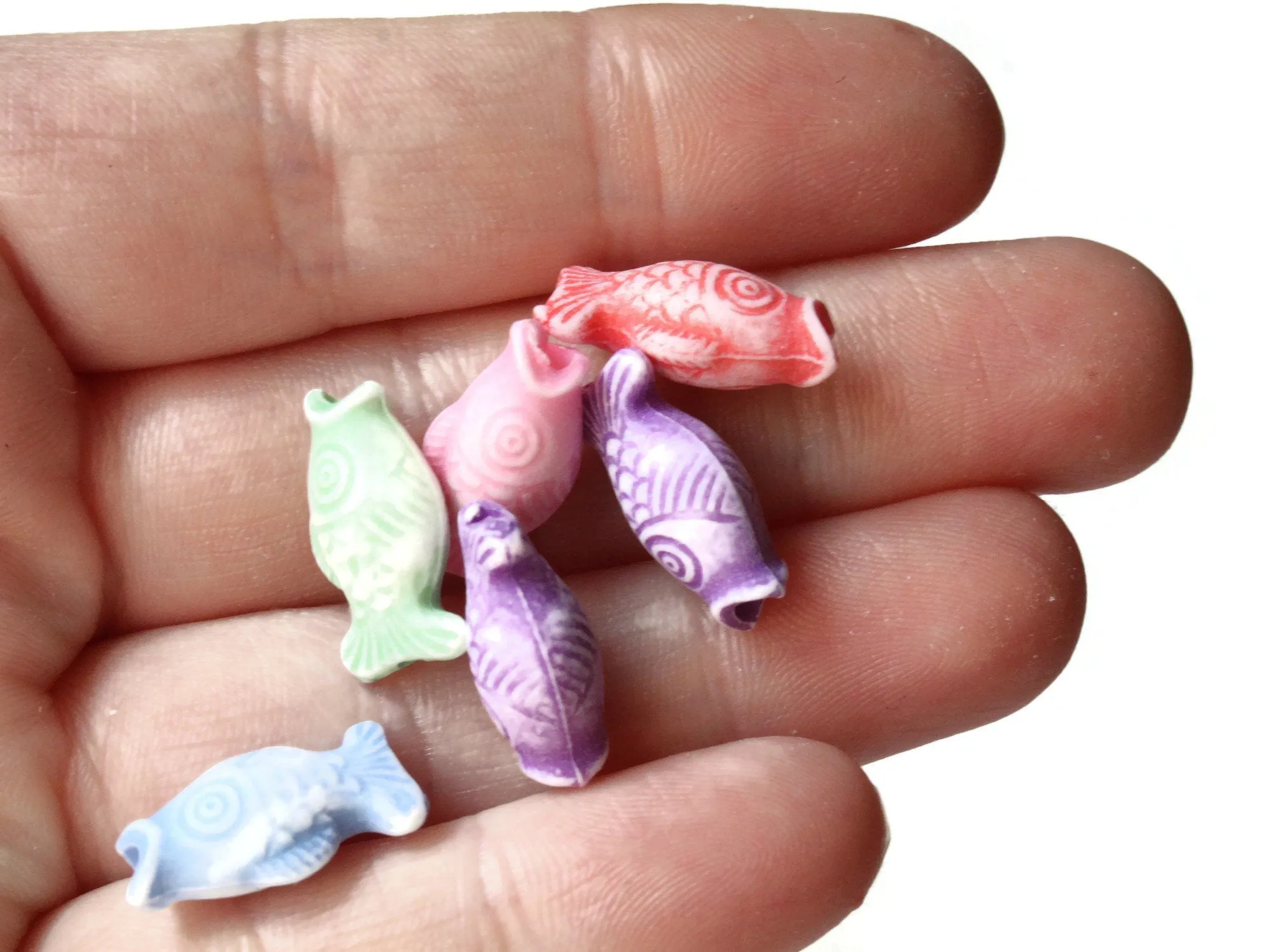 50 17mm Mixed Colors Fish Plastic Beads Loose Miniature Animal Beads