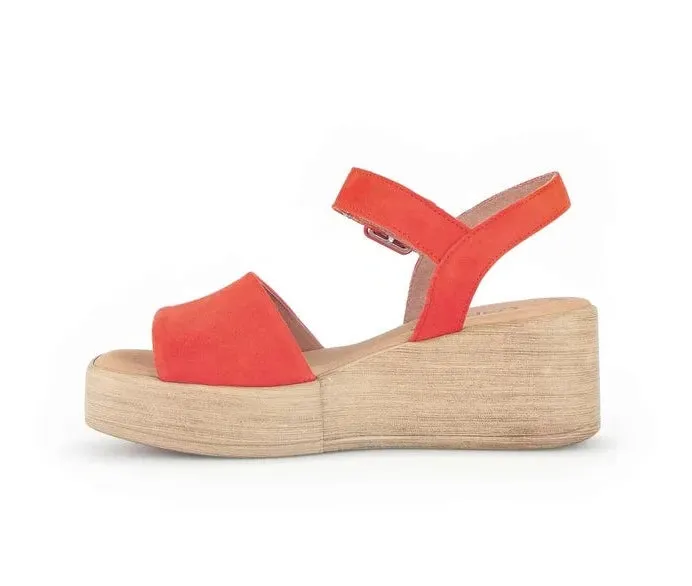 GABOR SUEDE PLATFORM SANDAL 44.531.13