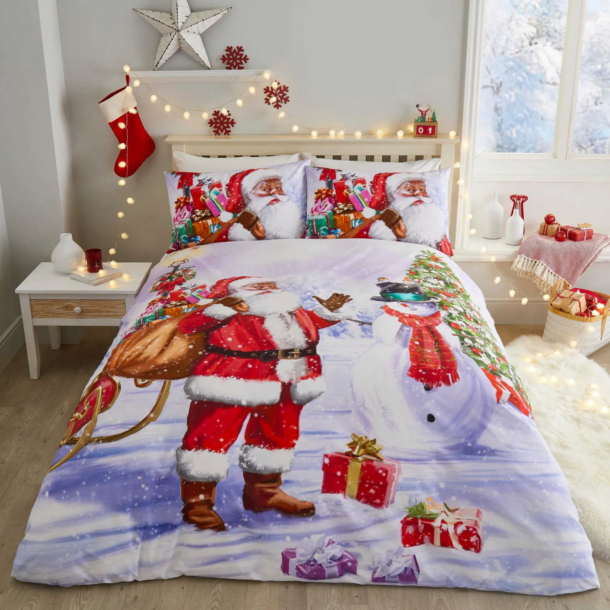 Santa & Snowy Duvet Cover Set by Fusion Christmas in Multi King