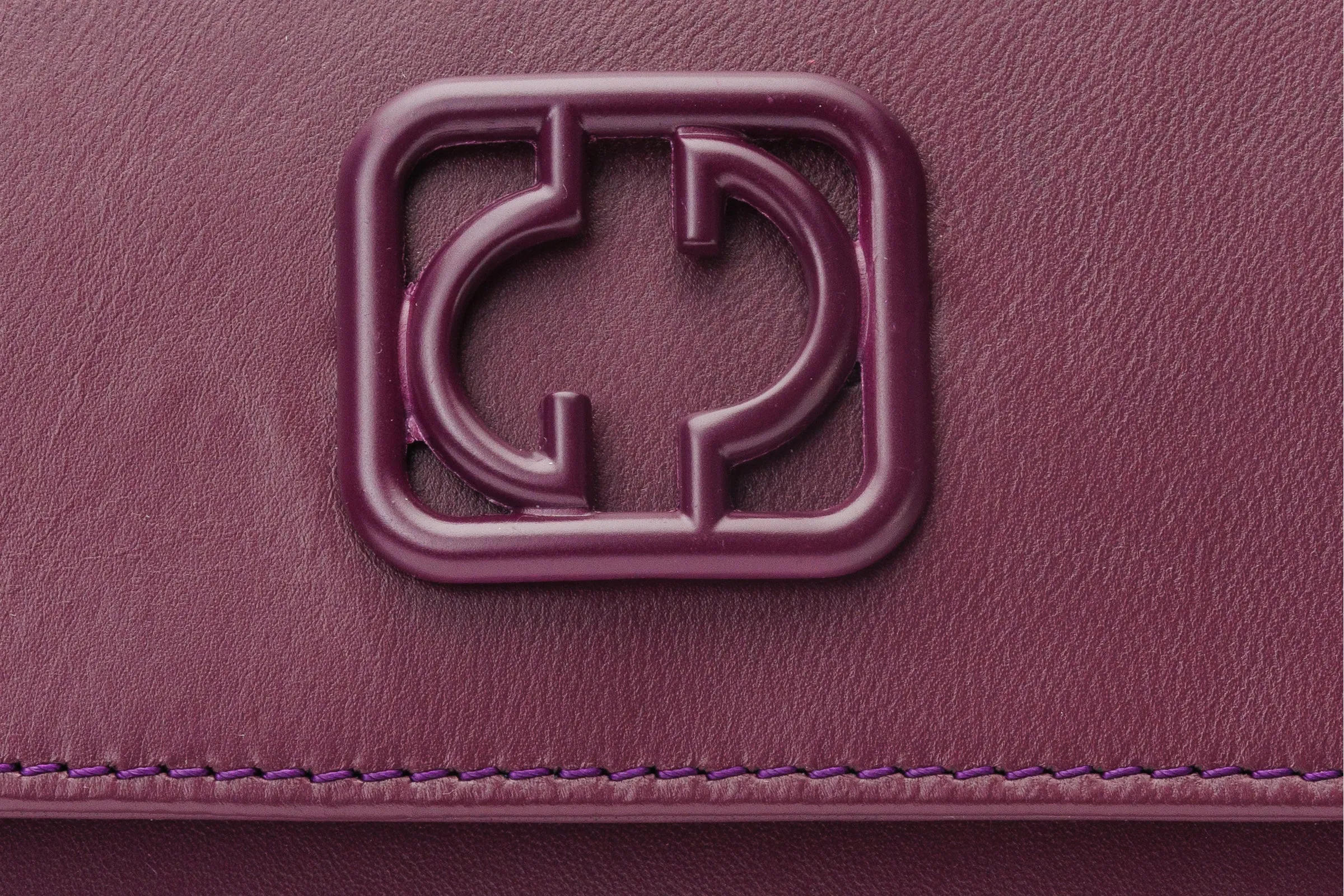 The Maneadero Purple Leather Handbag